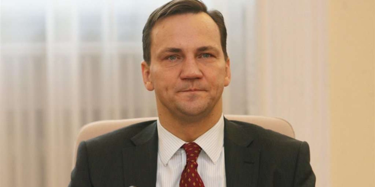 Sikorski doniósł na antysemitów z forów internetowych