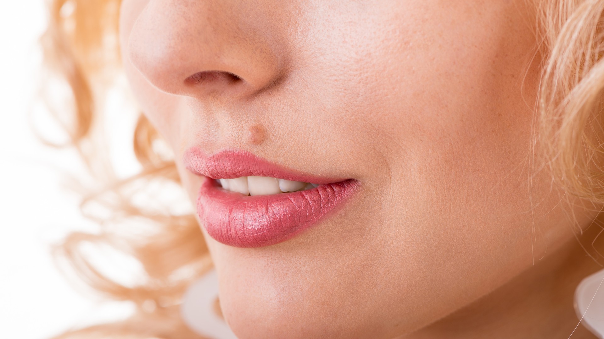 синди кроуфорд родинка на лице. к чему снятся родинки на лице. девушка с веснушками. красивые родинки на лице. ева мендес сейчас.