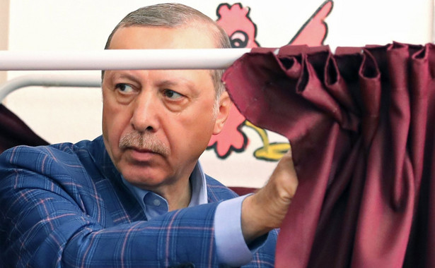 Prezydent Turcji zadowolony. Erdogan: Wynik referendum jest jasny
