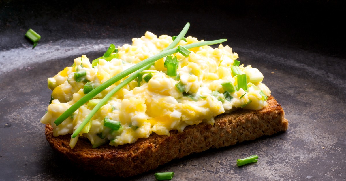 Pasta jajeczna szybki przepis na pyszny dodatek do chleba