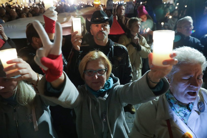 KOD wyszedł na ulice. Manifestują w obronie sądów