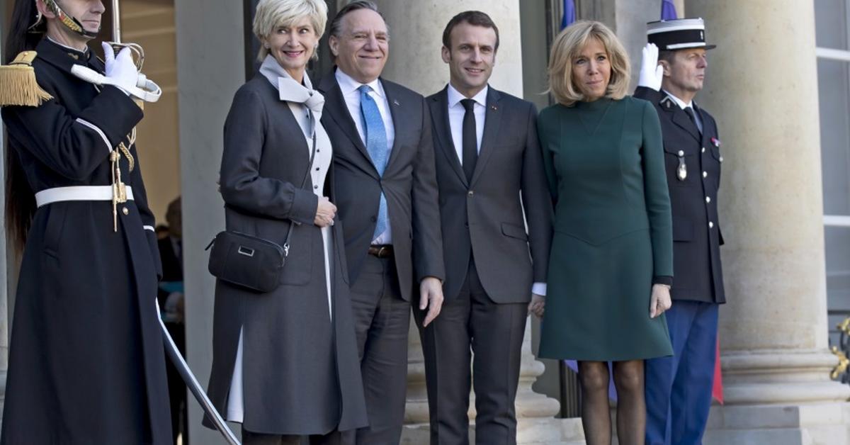 Brigitte Macron nie rezygnuje z mini i nokautuje stylizacją małżonkę  premiera Quebecu. FOTO - Dziennik.pl