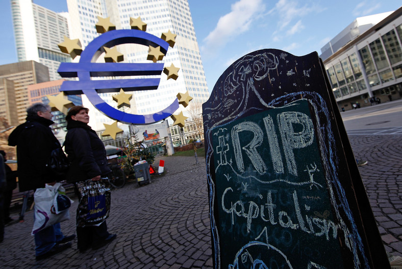 Kryzys strefy euro, protesty we Frankfurcie przeciw ratowaniu zadłużonych państw.