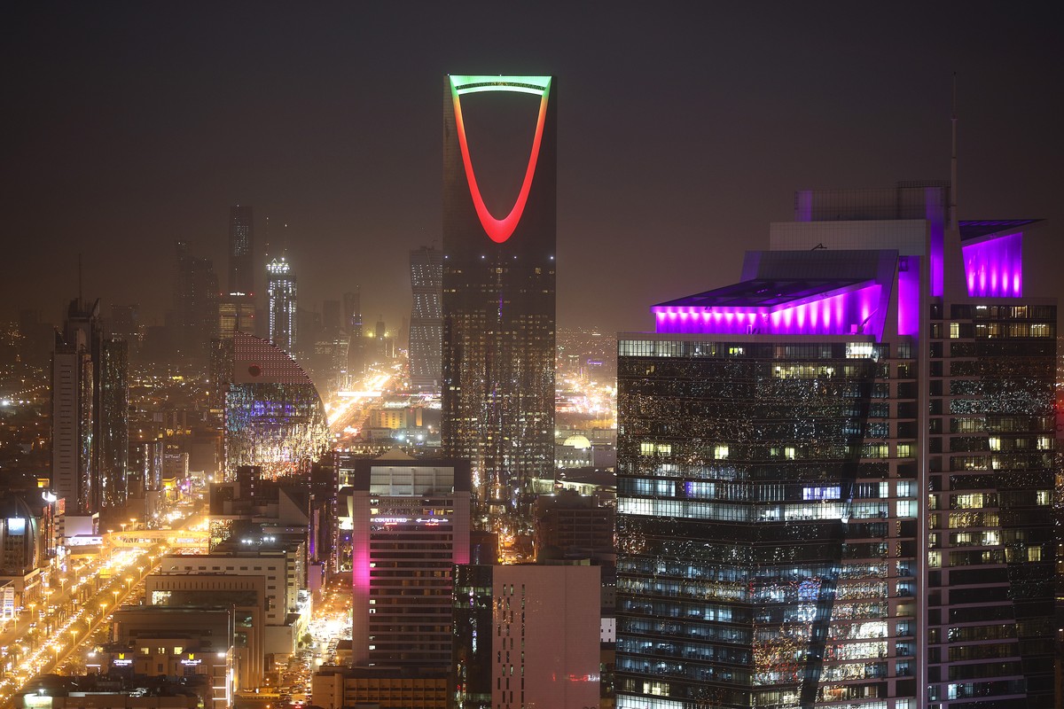 Rijad nocą, Arabia Saudyjska.