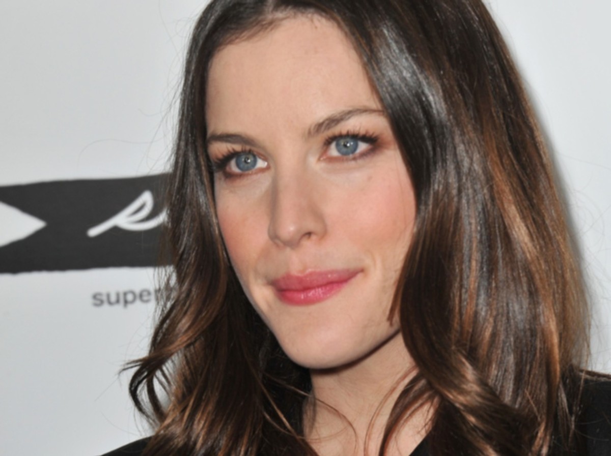 Liv Tyler śpiewająco zareklamuje perfumy