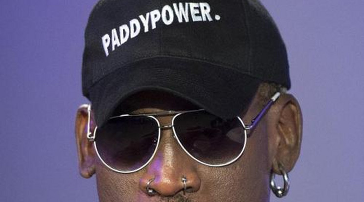 Így könyörgött Dennis Rodman a diktátornak!