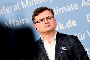 Kułeba: Niemcy zrozumiały, że rosyjski gaz to broń Kremla trzymana przy skroni państw Europy