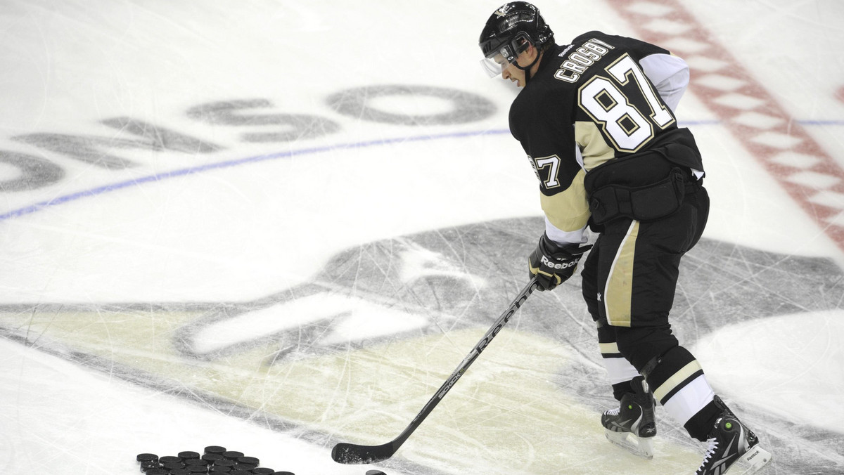 Kolejna przerwa w grze czeka gwiazdę ligi NHL Sidneya Crosby'ego. Hokeista Pittsburgh Penguins, który niedawno wrócił na lód po dziesięciomiesięcznym rozbracie ze sportem, ponownie zaczął narzekać na ból i zawroty głowy.