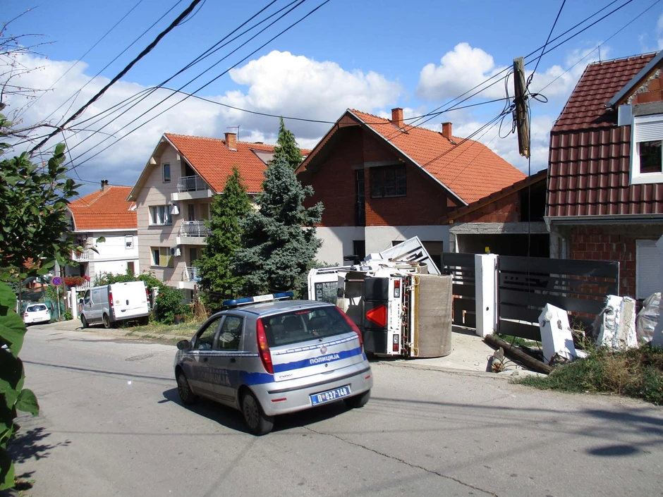 Uzrok nezgode znaće se pošto policija obavi uviđaj