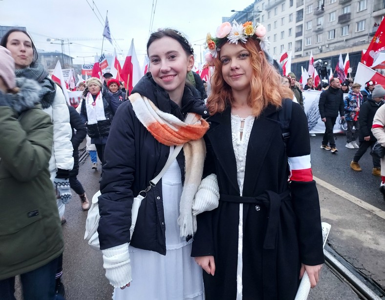 Alicja i Kamila z Torunia przyjechały do Warszawy specjalnie na Marsz Niepodległości