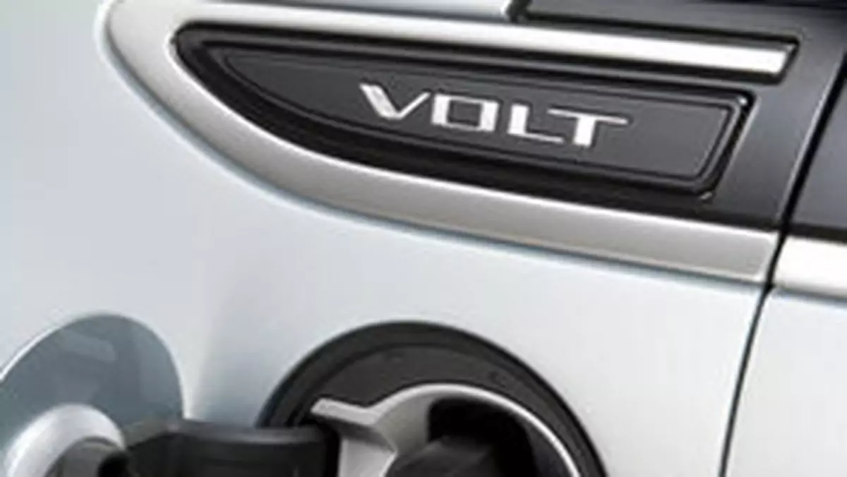 Chevrolet Volt w komplecie ze stacją ładującą baterie