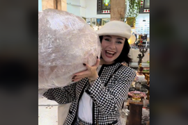 HRVATICA zapucala u BEOGRAD da bi NA BUVLJAKU kupila lampu: Zavrteće vam se u glavi kad čujete koliko je platila