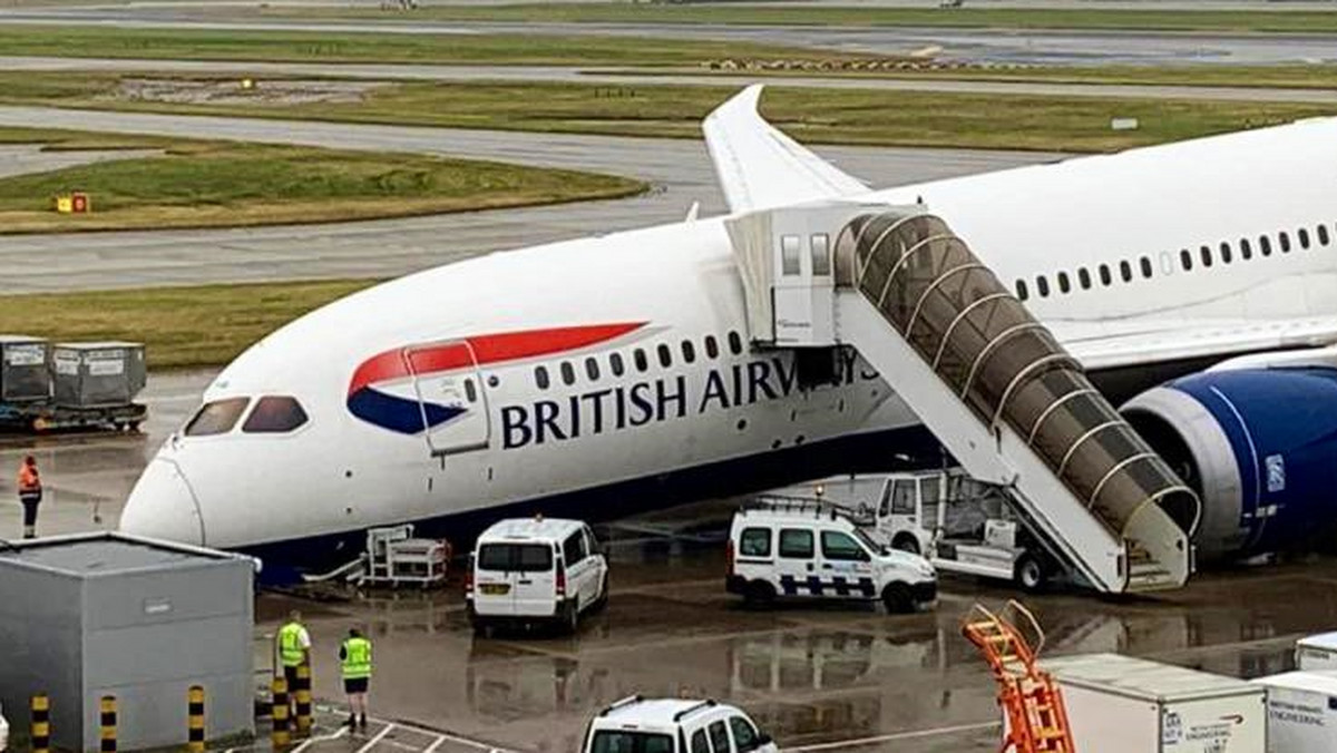 Niebezpieczny incydent na lotnisku w Londynie, Dreamliner złożył podwozie