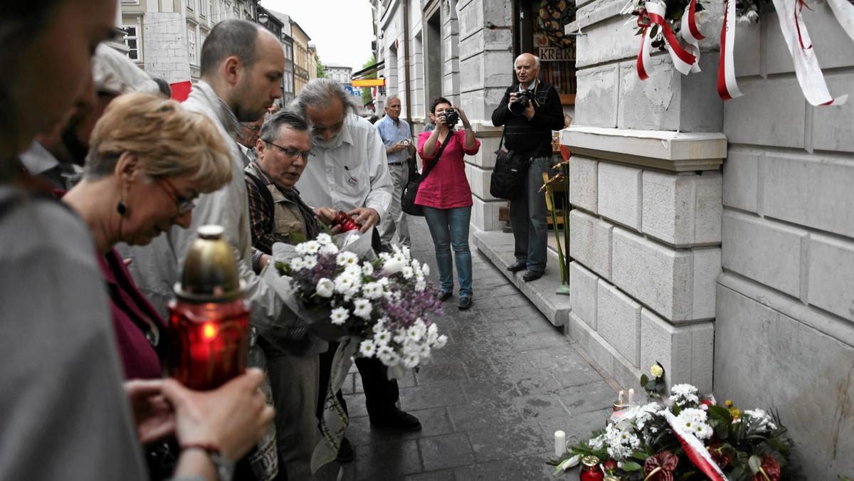 Analiza kolejnych tomów akt i kierunkowa kwerenda w zbiorze akt zastrzeżonych to czynności, które należy jeszcze wykonać w toku śledztwa w sprawie śmierci w 1977 r. studenta Stanisława Pyjasa - poinformował prok. Ireneusz Kunert z krakowskiego oddziału Instytutu Pamięci Narodowej.