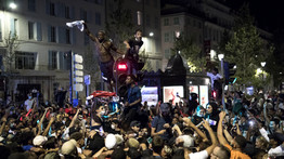 Maszk nélküli randalírozók százait büntették meg Párizsban a BL-döntő utáni összecsapásokon