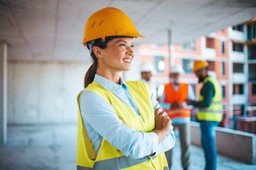 Luka płacowa? W tej branży to kobiety zarabiają więcej