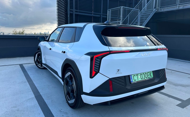 Nowa Kia EV4