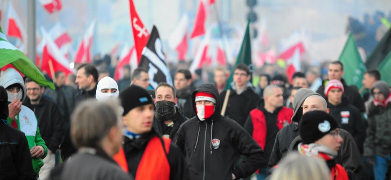 Warszawa oszacowała straty po marszu. Połowa to koszt "przeciwpożarowej" tęczy