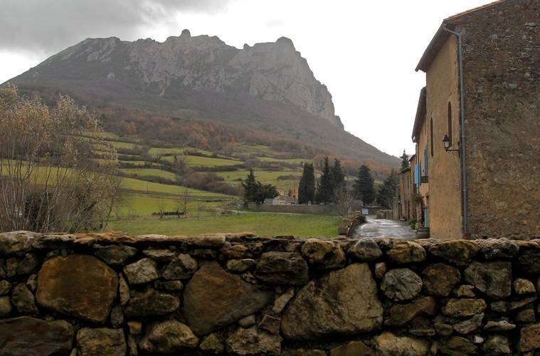 Pic de Bugarach we Francji - góra, na której przetrwasz koniec świata?