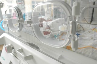 Nowe urlopy dla rodziców. Dodatkowy macierzyński w 2025 r. [ZASADY]