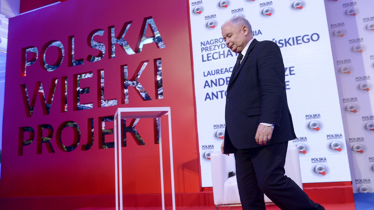 Dziś w Warszawie odbyło się pierwsze spotkanie zespołu PiS pracującego nad zmianami w programie partii; mają one być przedstawione podczas lipcowego kongresu ugrupowania. W spotkaniu uczestniczył szef PiS Jarosław Kaczyński.