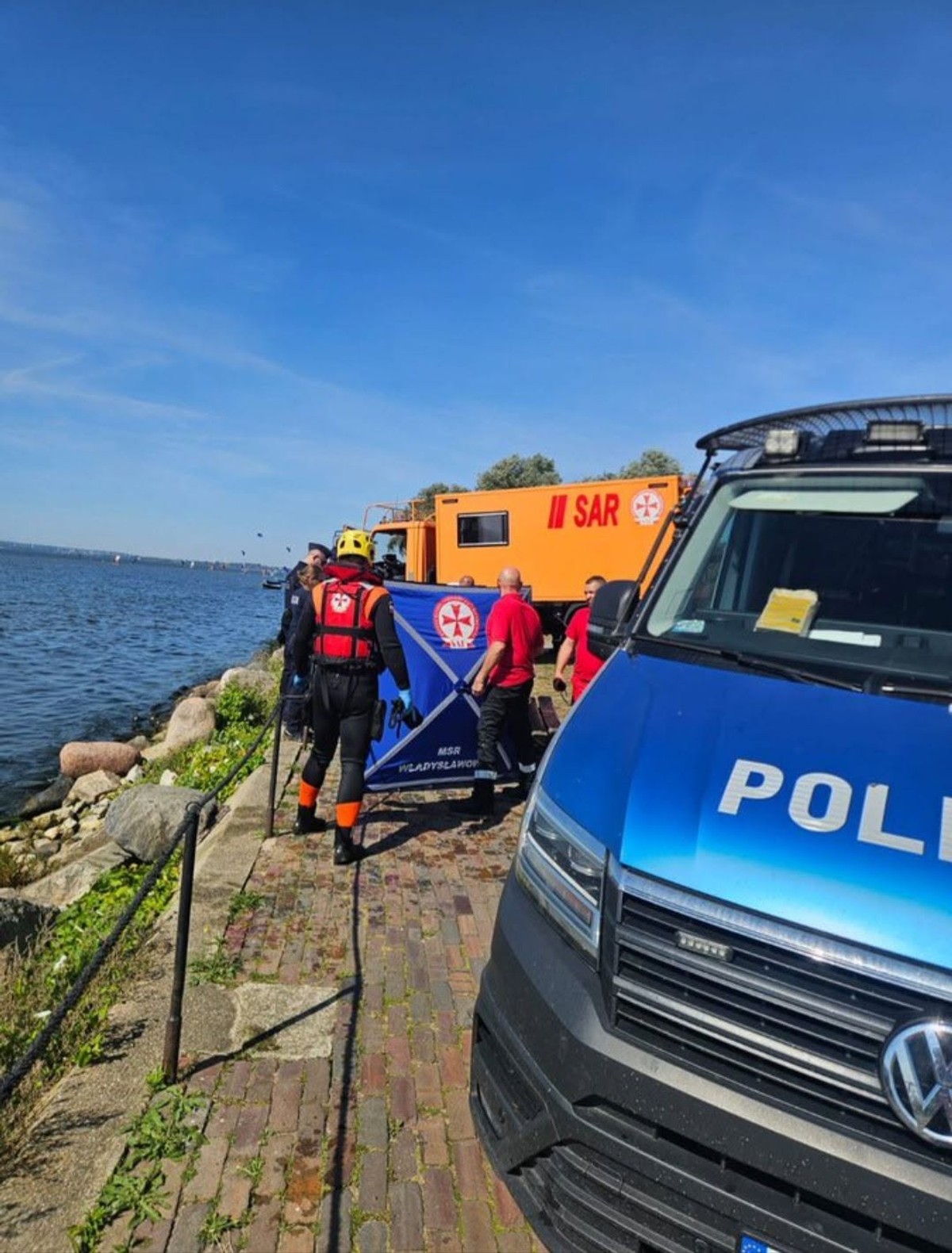 Tragiczne odkrycie w wodach Zatoki Puckiej. Na miejscu policja i prokurator