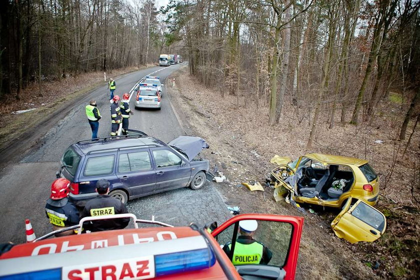 Potworne zderzenie w drodze na pogrzeb!