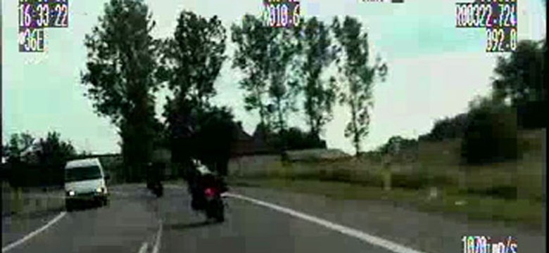 Zobacz szaleńczy pościg za przemytnikami
