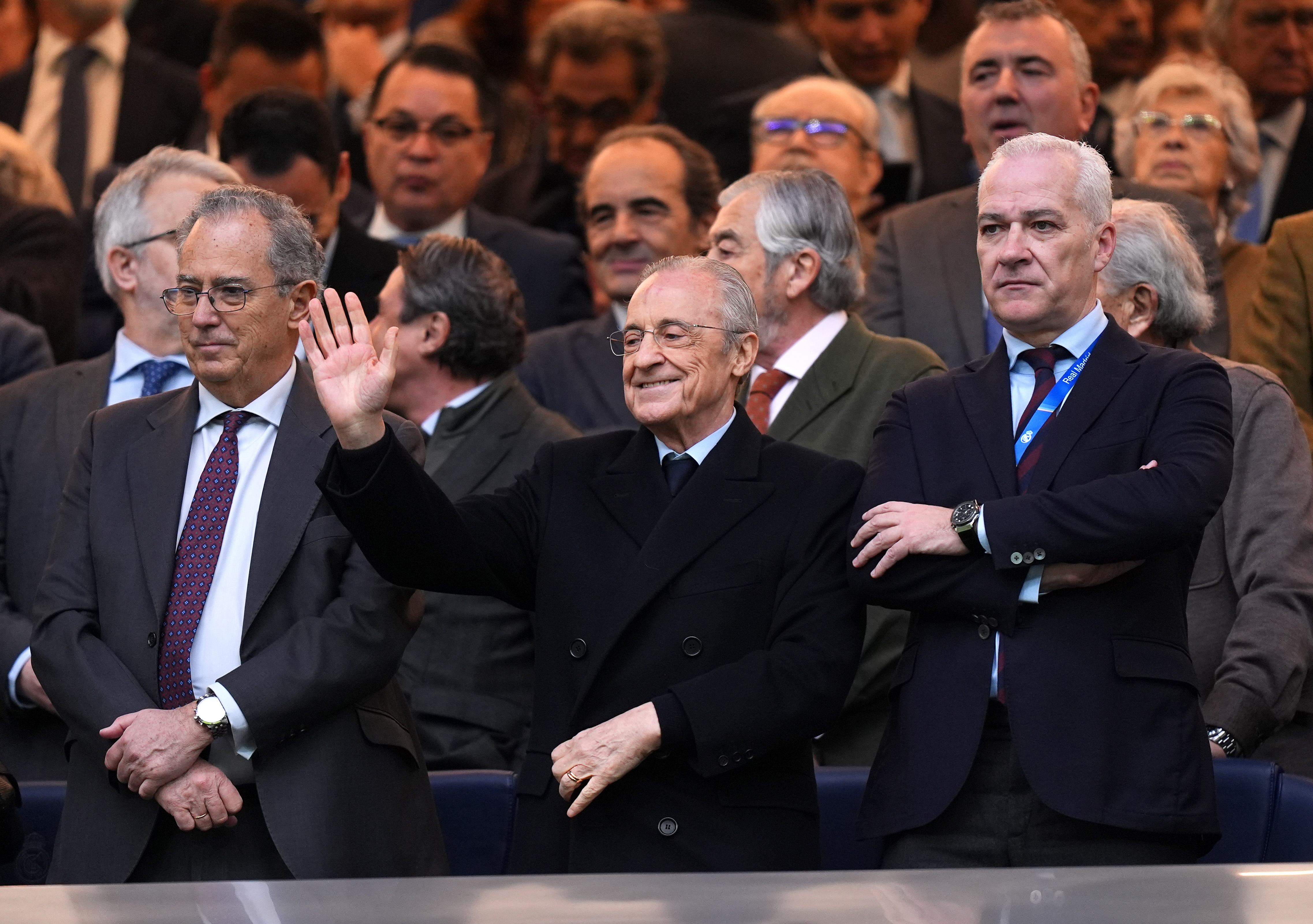 Sifflets au Bernabéu : Le Real gagne 2-0, la première victoire pour Arbeloa