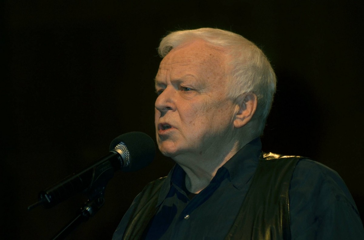 Marian Opania