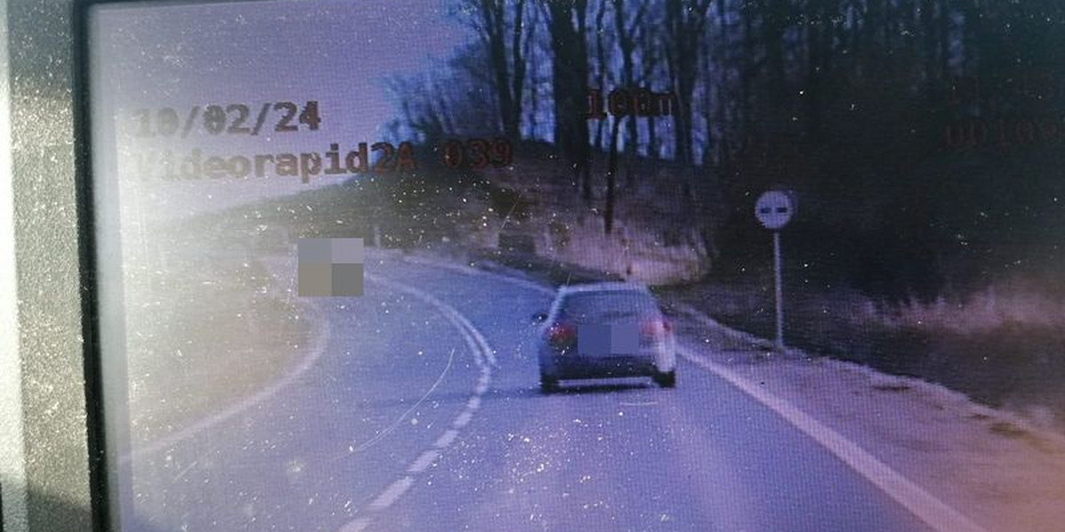 Pijany kierowca pędził 148 km/h w Dzierżoniowie.