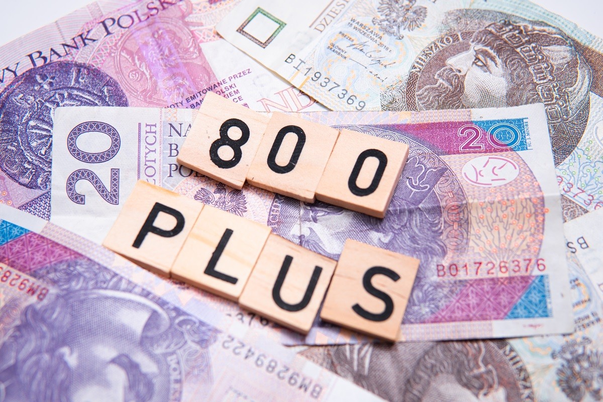 ZUS potwierdza: 3 mln wniosków o 800 plus. Jak nie stracić wyrównania?