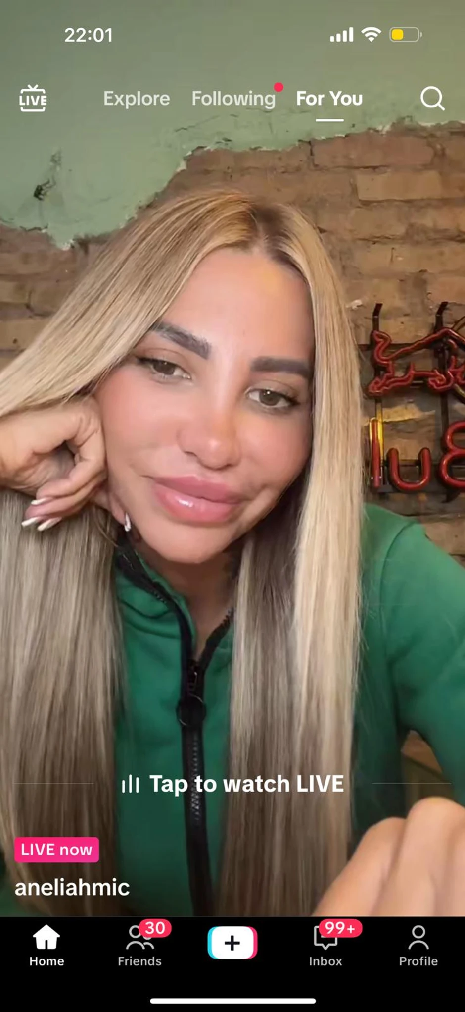 Aneli Ahmić promenila lični opis