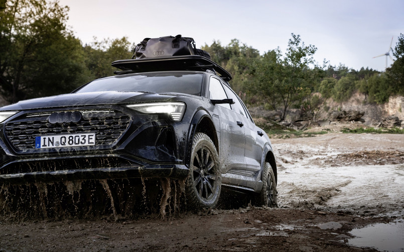 Audi Q8 e-tron edition Dakar