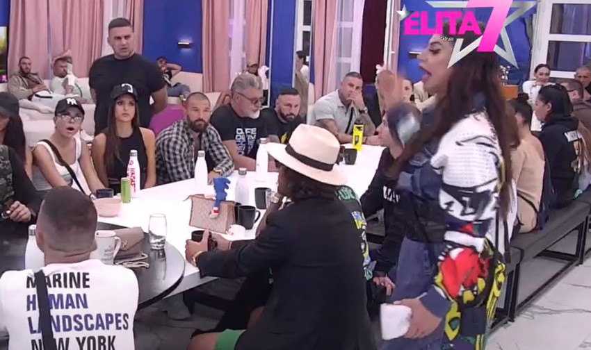 Miljana i Bebica u klinču