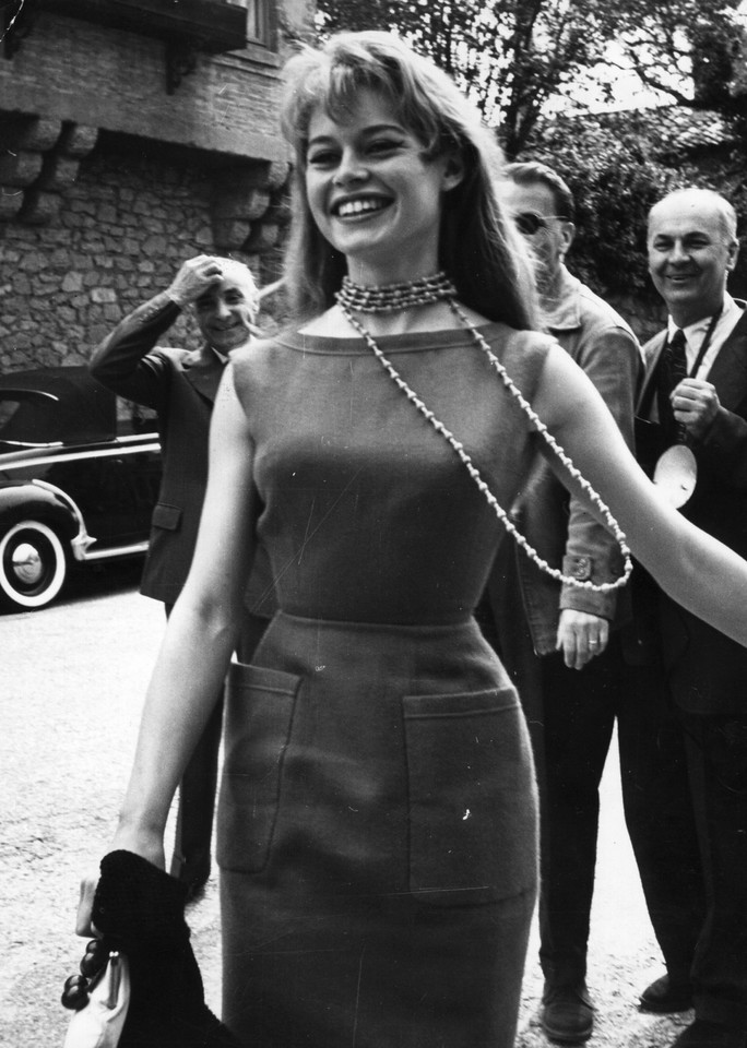 Brigitte Bardot podczas Festiwalu Filmowego w Cannes w 1956 r.