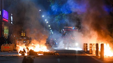 Francuzi potępiają zamieszki, chcą ograniczyć migrację. Sondaż nie pozostawia złudzeń