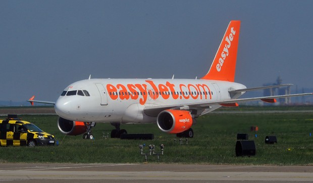 Izi džet avion