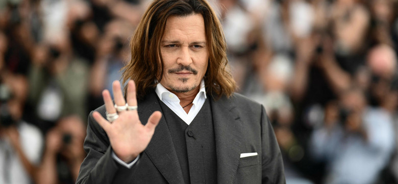 Wzruszony Johnny Depp na festiwalu w Cannes. Film z jego udziałem nagrodzono owacjami na stojąco