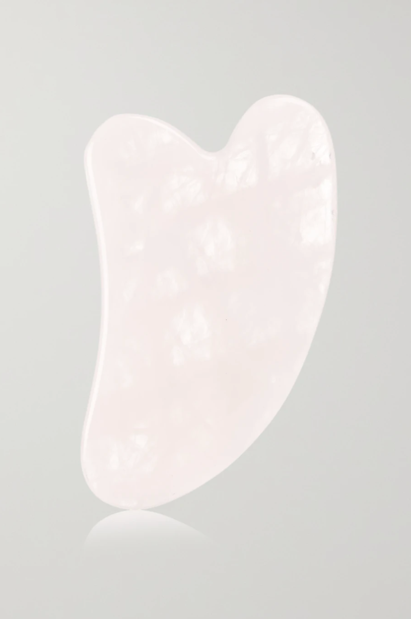 «Beauty Restorer» à base de quartz rose de Hayo’u pour environ CHF 49, net-a-porter.com