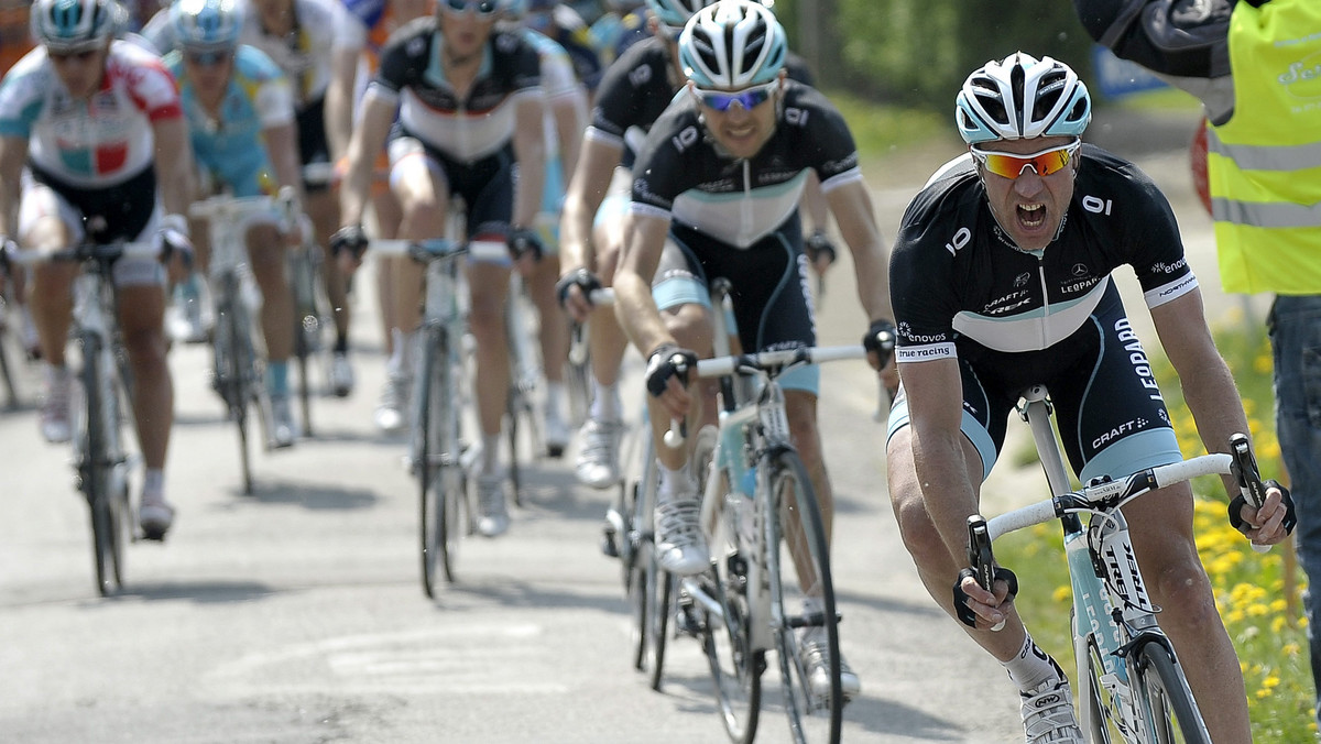 Zespół Woutera Weylandta, Leopard-Trek zamierza kontynuować udział w trwającym wyścigu Giro d'Italia. Belgijski kolarz zginął w poniedziałek w tragicznym wypadku na trasie 3. etapu.