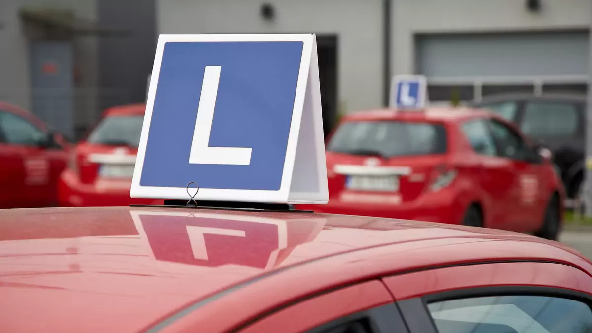 20-letni zabrzanin zakończył egzamin praktyczny na prawo jazdy, zanim go zaczął. Badanie wykazało, że mężczyzna jest w stanie po użyciu alkoholu