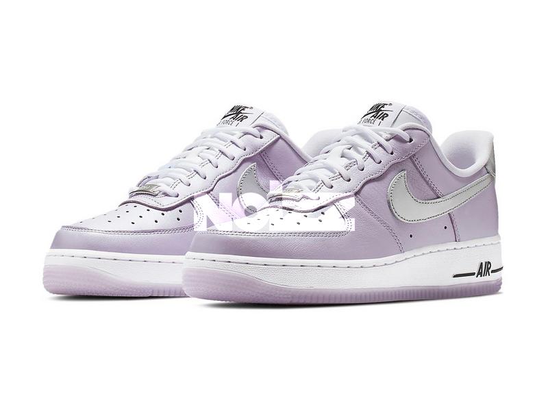 Ennél nincs is gyönyörűbb sneaker: itt a Nike Air Force metálosan csillogó  lila árnyalatban - Noizz