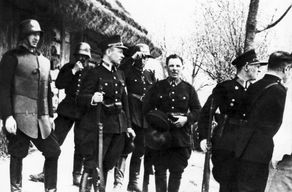 Oddział Policji Państwowej po akcji, 1937 rok, fot. policja.pl