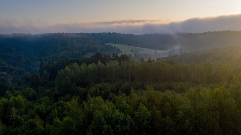 Wschód słońca w bieszczadzkich Myczkowcach