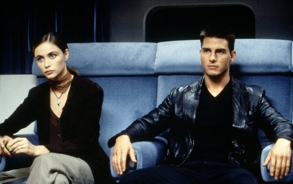 Emmanuelle Béart i Tom Cruise w filmie "Mission: Impossible" 