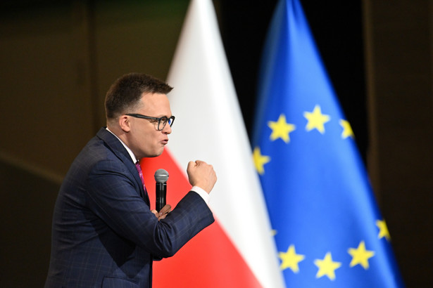 Szymon Hołownia na konwencji wyborczej w Kielcach