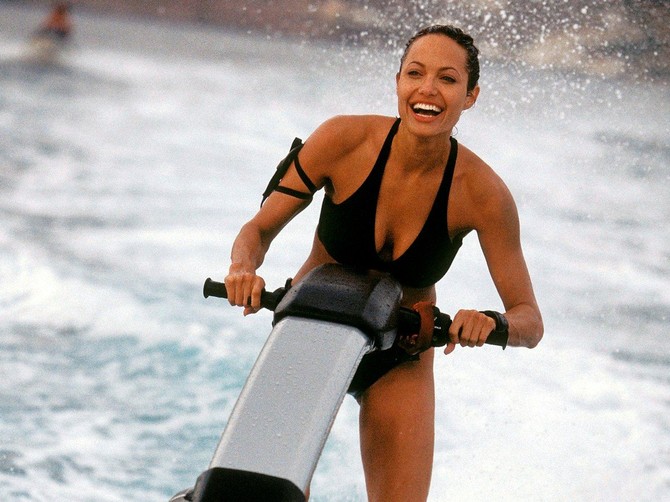 Džolijeva tokom snimanja filma "Tomb Raider"