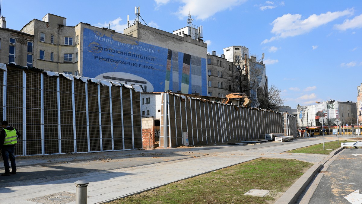 Murale usunięte z kamienicy przy ul. Targowej w Warszawie. Kontrola konserwatora zabytków