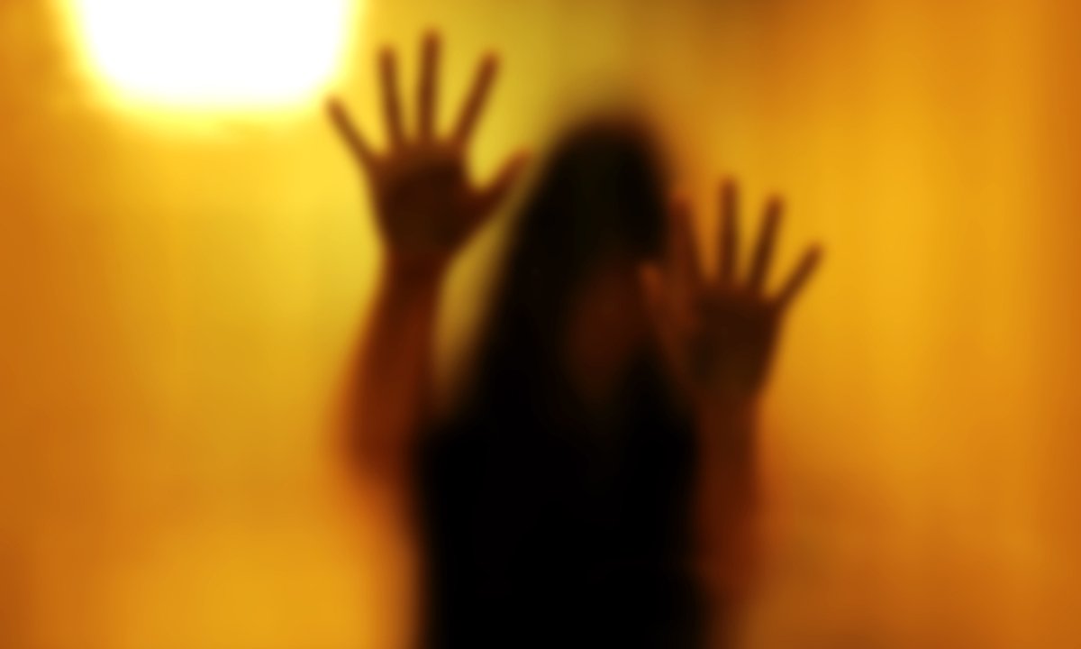 "Chodźcie, zgwałcimy ją". Koledzy zgotowali 23-latce piekło na imprezie